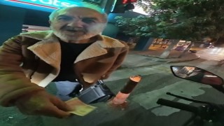 Eskişehirde yürek ısıtan karşılıklı hediyeleşme görüntüleri