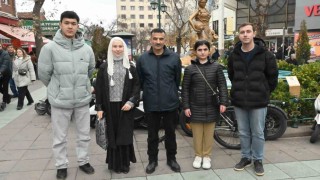 Eskişehirdeki binlerce uluslararası öğrenciye ES-UDER destek eli uzatıyor