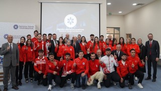 ETÜ, üniversiteler ligindeki şampiyonluğunu basın buluşmasıyla kutladı