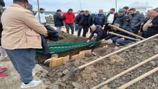 Evinde vahşice öldürülen kadın toprağa verildi
