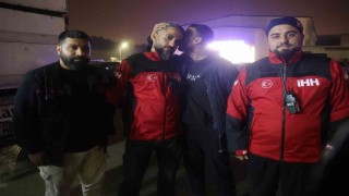 Evladını bulan arama kurtarma görevlisinin alnından öpen baba: Oğluma bunu yapan caninin en ağır cezayı almasını istiyorum