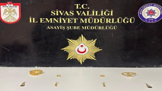 Evlilik vaadiyle dolandırdılar, kaçamadan yakalandılar