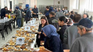 Fabrika işçilerinden yürek ısıtan destek