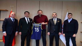 Fenerbahçeden TBF Başkanı Hidayet Türkoğluna ziyaret