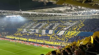 Fenerbahçeli taraftarlardan derbiye özel koreografi