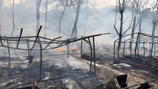 Fethiyede onlarca karavan ve bungalov küle döndü