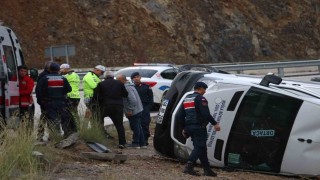 Fethiyede yolcu minibüsü devrildi: 7 yaralı