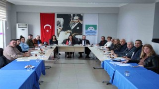 Foça Meclisinde gerginlik: CHPli meclis üyesinden Başkan Fıçıya satış vetosu