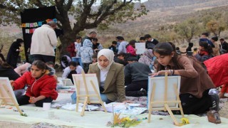 Gabarın eteklerinde umutlar tuvale yansıdı