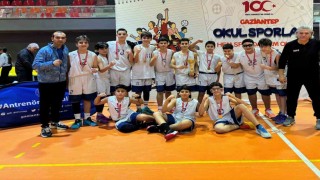 Gaziantep Kolej Vakfı Özel Okulları Basketbolda namağlup unvanla şampiyonu