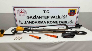 Gaziantepte kaçak kazı yapan 2 şahıs suçüstü yakalandı: 15 adet tarihi sikke ele geçirildi
