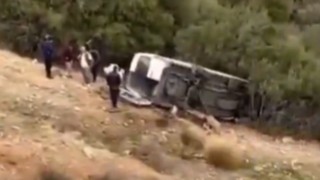 Gaziantepte tarım işçilerini taşıyan minibüs şarampole uçtu: 1 ölü, 3 ağır yaralı