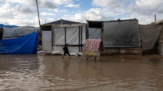 Gazzeyi vuran fırtınada 12 kişi hayatını kaybetti, 27 binden fazla çadır hasar gördü