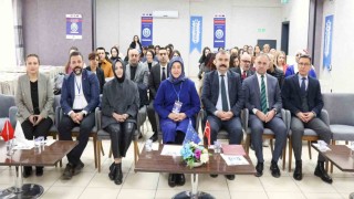 Genç kadınlar dijital dünyada güçleniyor