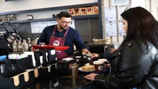 Gençler, Genç Kafenin müdavimi oldu