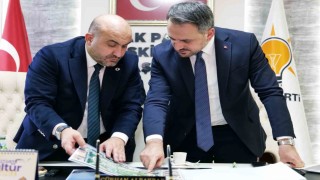 Gençlik ve Spor Bakan Yardımcısı Eminoğlu, AK Parti Eskişehir Teşkilatı ile istişarede bulundu