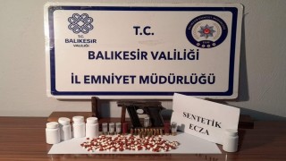 Gönen polisi uyuşturucu ve ruhsatsız silaha geçit vermedi