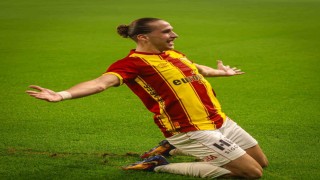Göztepede Arda ve Dennis yakın markajda