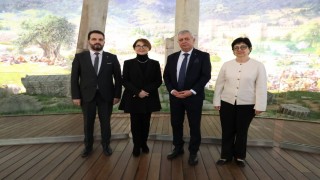 Gürcü Bakan ve dünyaca ünlü piyanist Bolkvadzeden Bursada tarihi yolculuk