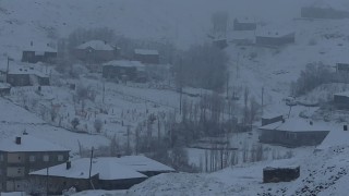 Hakkaride 43 yerleşim yerinin yolu ulaşıma kapandı