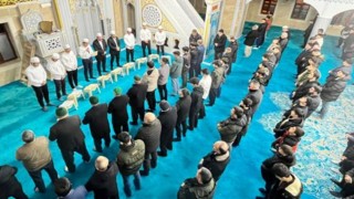 Hakkaride Regaib Kandili idrak edildi