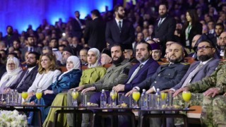 Halep saldırısının sembolü Ümran bebek, Esadın kaçtığı Sarayda konuştu