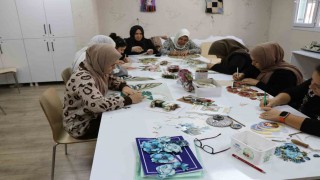 Haliliyede kadınlar aile bütçelerine katkı sağlıyor