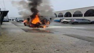 Halk otobüsü alev alev yandı