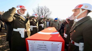 Hayatını kaybeden uzman çavuş Arı, son yolculuğuna uğurlandı