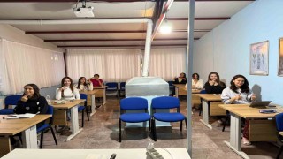 Hem konaklıyorlar hem açılan kurslarla kendilerini geliştiriyorlar