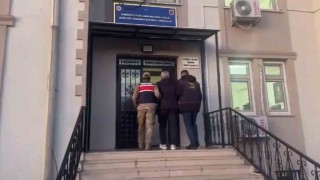 Hırsız, otomobilin camındaki yazı sayesinde yakalandı