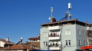 Hisarcıkta mahalle sakinlerinden baz istasyonuna tepki