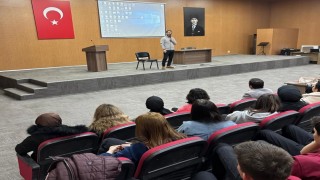 Hisarcıkta öğrencilere Sosyal Medya Bağımlılığı konulu konferans