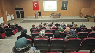 Hisarcıkta Sağlıklı Ailede Roller ve İlişkiler başlıklı konferans