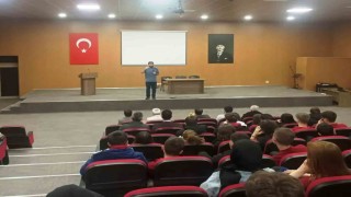 Hisarcıkta söyleşi ve kitap tahlili programı düzenlendi