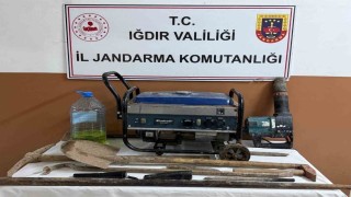 Iğdırda kaçak kazı operasyonu: 4 şüpheli gözaltında