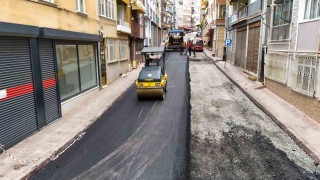 İlkadımda sıcak asfalt çalışmaları