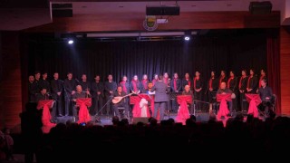 İnegöl Belediyesi THM Gençlik Korosundan kulakların pasını silen konser