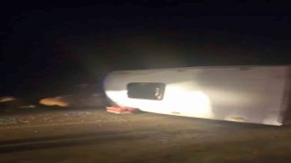 İnşaat işçilerini taşıyan minibüs devrildi: 16 yaralı