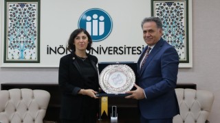 İsmet İnönünün torunu Zeynep Bilgehandan Rektör Akpolata ziyaret