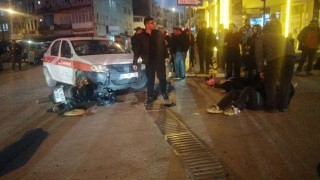 Ispartada otomobille motosiklet çarpıştı: 2 yaralı