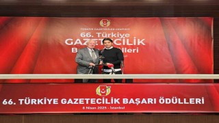 İstanbul Cumhuriyet Başsavcılığı tarafından yürütülen soruşturmalar kapsamında gazeteci Emrullah Erdinç gözaltına alındı.