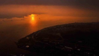 İstanbulda Boğaz çevresine çöken pus ve etkili olan hava kirliliği dron ile görüntülendi