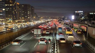İstanbulda trafik yoğunluğu yüzde 85e ulaştı