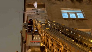 İtfaiye eve merdiven uzatarak girdi, çocuğun uyuduğu ortaya çıktı