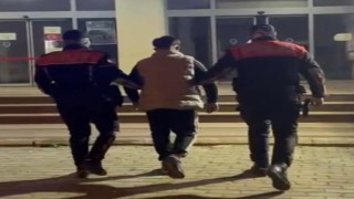 İzmirde 42 yılla aranan hırsız yakalandı