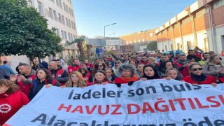 İzmirde belediye işçileri yarım gün iş bırakma eyleminde