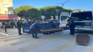 İzmirde belediyenin çöp kamyonu yaya geçidinde kadını ezdi