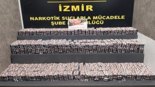 İzmirde binlerce uyuşturucu hap ve kokain ele geçirildi