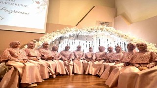 İzmirde genç hafizeler icazetlerini aldı